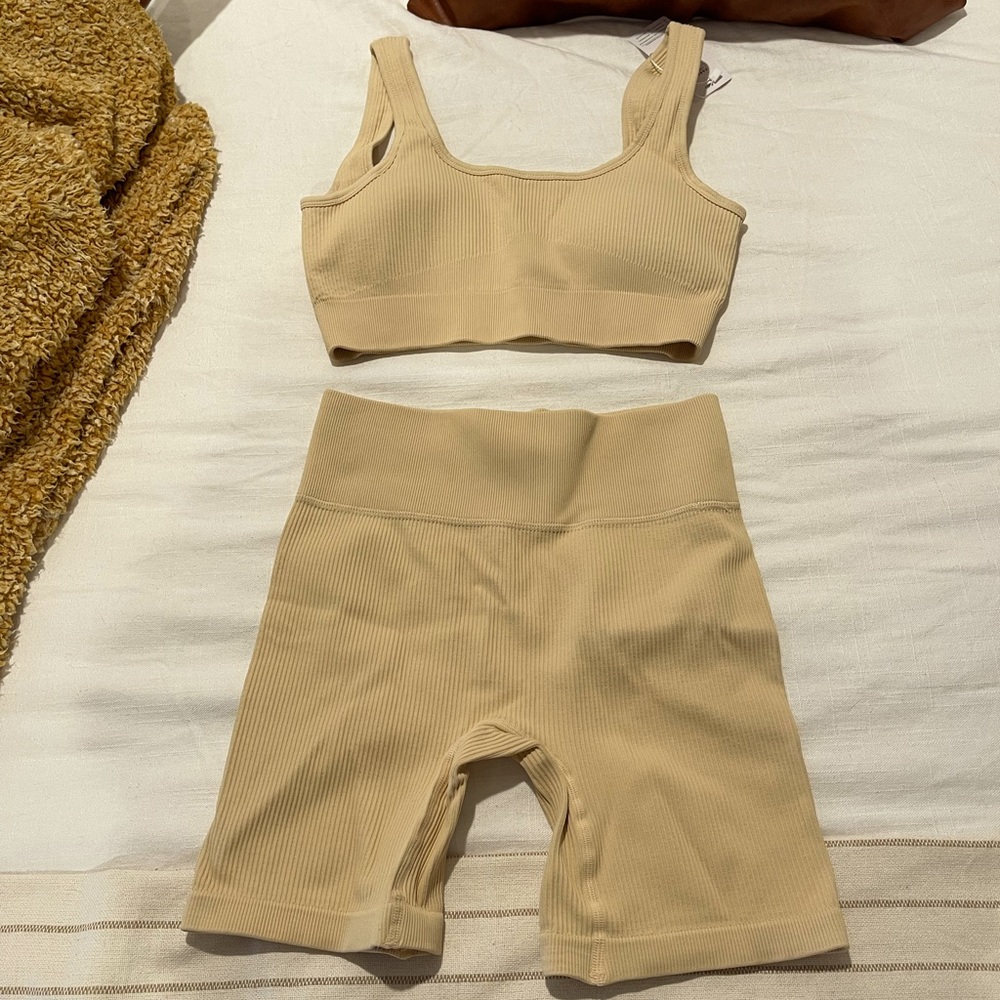 NWT Ribbed Biker Short Set